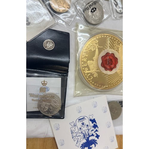 506 - Selection of commemorative and American coins some with COAs to include dollars, crowns etc