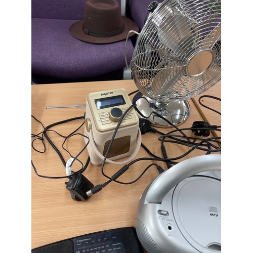 177 - Selection of electrical items includes radios, fans etc