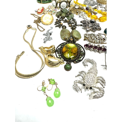 333 - selection of costume jewellery weight 1.1k