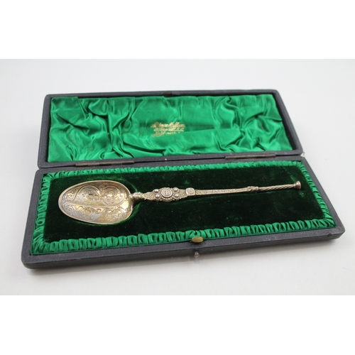 46 - .925 sterling spoon w/ fitted case