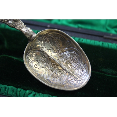 46 - .925 sterling spoon w/ fitted case