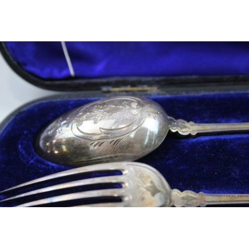 77 - Antiqure victorian .925 sterling silver spoon & fork set in fitted case