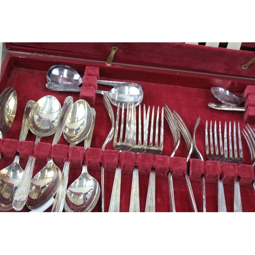 2 - Cutlery Sets Viners 24 Piece / Webber & Hill 45 Piece x2 5432g