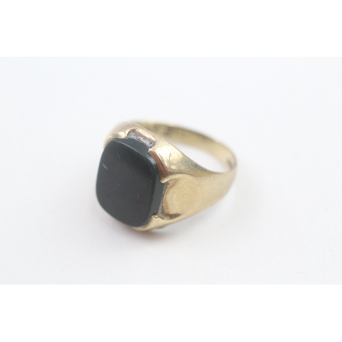 165 - 9ct gold blood stone signet ring (5.1g)