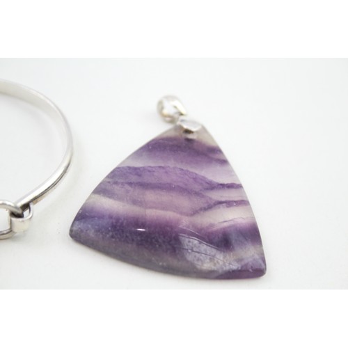 290 - A silver Blue John bangle and an amethyst pendant (41g)