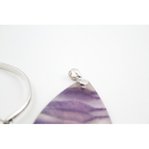 290 - A silver Blue John bangle and an amethyst pendant (41g)