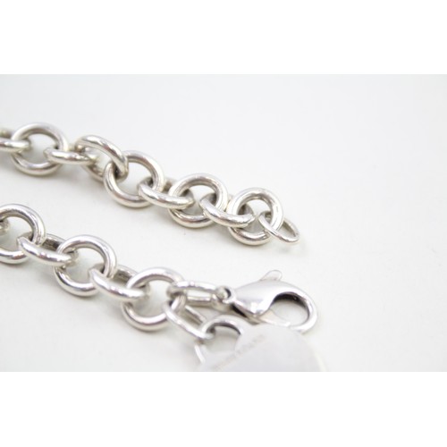 304 - A silver bracelet by Tiffany and Co (34g)