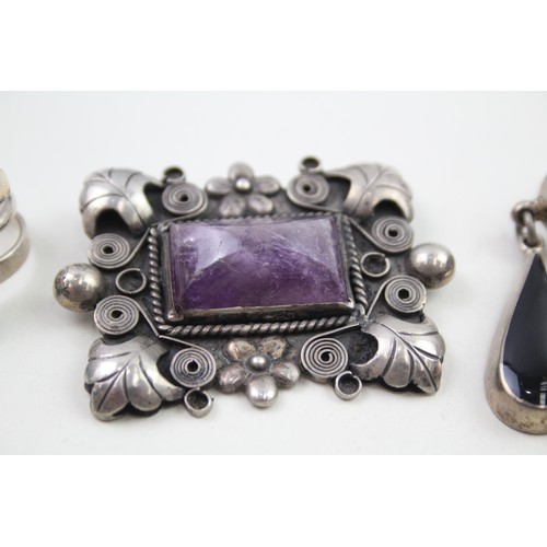 314 - Three Mexico silver stone set jewellery pieces (44g)