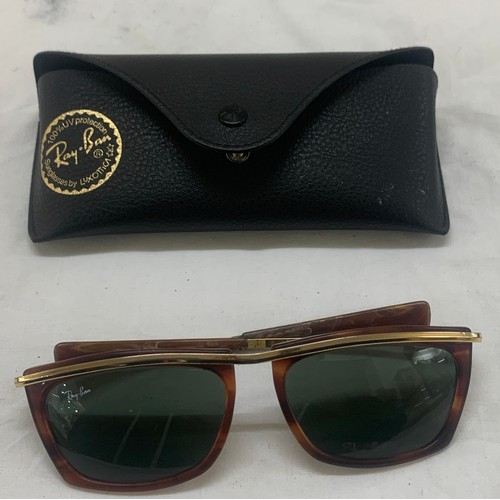 517 - Rayban Sunglasses / most include glasses in Cases x 5