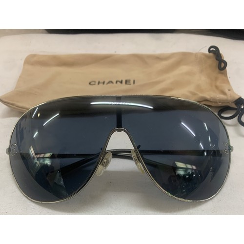 518 - Sunglasses Designer Glasses Inc Chanel, Prada, Versace x 4