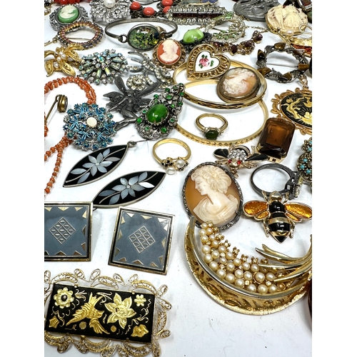 339 - selection of costume jewellery weight 1k