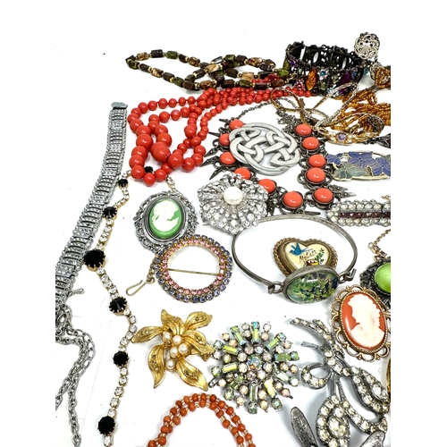 339 - selection of costume jewellery weight 1k