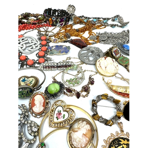 339 - selection of costume jewellery weight 1k