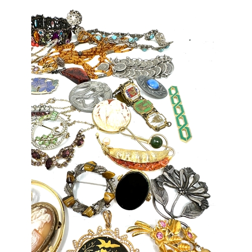 339 - selection of costume jewellery weight 1k