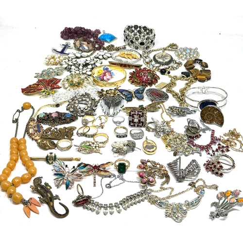 340 - selection of costume jewellery weight 1.1kg