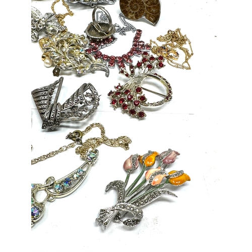 340 - selection of costume jewellery weight 1.1kg