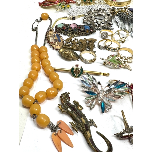 340 - selection of costume jewellery weight 1.1kg