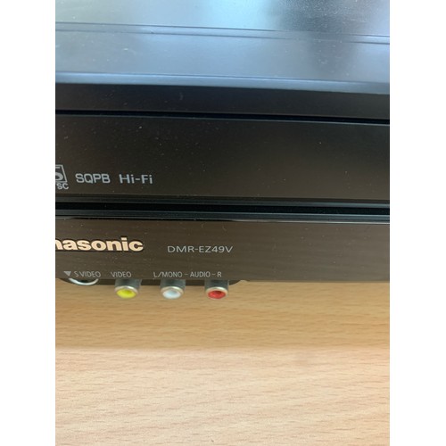 118 - Panasonic DMR-EZ49V Black DVD & VHS Recorder Combo - Freeview - Black - USB - untested