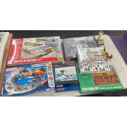 243 - Selection of assorted games etc includes Lego, Airfix etc