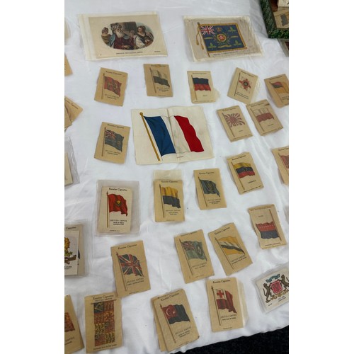 547 - Quantity of silk cigarette cards