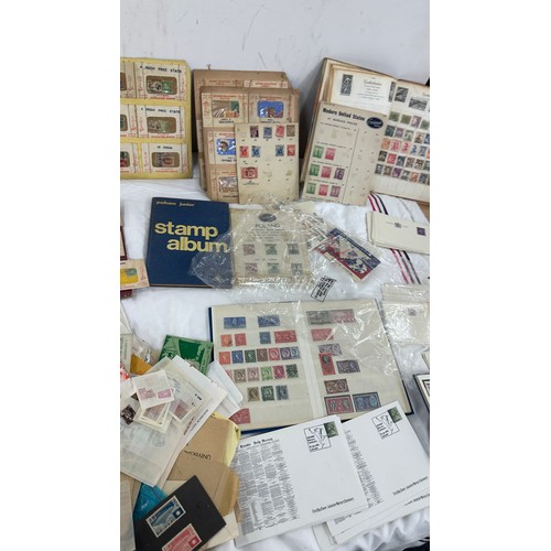 122 - Selection of vintage and later stamps and stamp albums