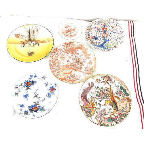 535 - Selection of 4 Royal Crown Derby collections plates, a royal doulton collectors plate and 1 other