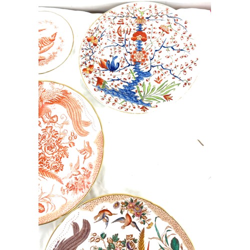 535 - Selection of 4 Royal Crown Derby collections plates, a royal doulton collectors plate and 1 other