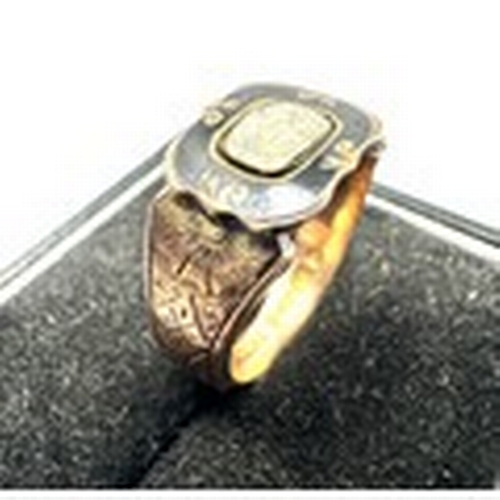 129 - Antique 9ct gold & enamel mourning ring weight 4.7g