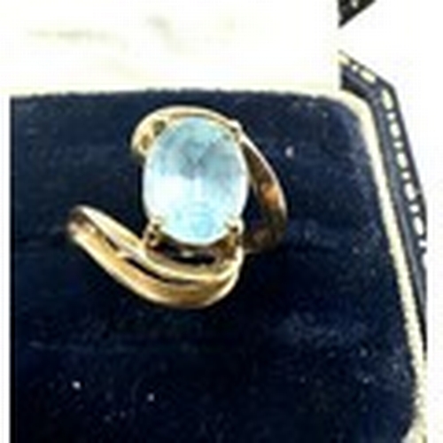 131 - 14ct gold topaz ring weight 3.4g