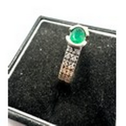 133 - 18ct white gold emerald & diamond ring weight 6g