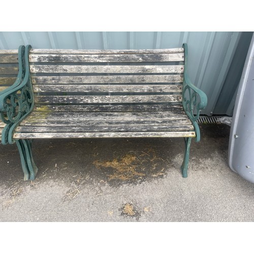 100G - Cast iron end garden bench measures approximately Height 31 inches, Length 47 inches, Depth 22 inche... 