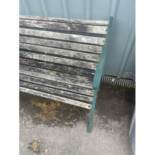 100G - Cast iron end garden bench measures approximately Height 31 inches, Length 47 inches, Depth 22 inche... 