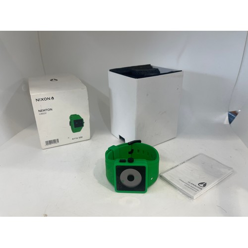 527 - Boxed Nixon Newton A116330, green