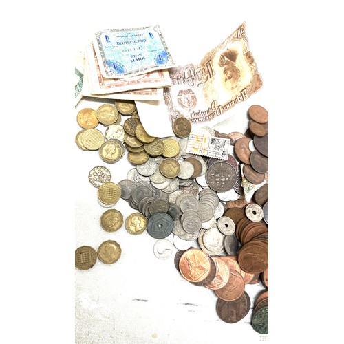 509 - Selection of assorted coins and bank notes