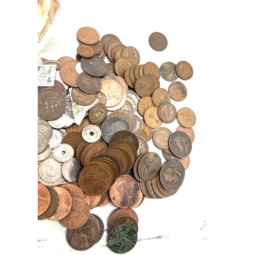 509 - Selection of assorted coins and bank notes