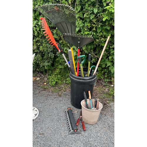 84 - Selection of garden tools to include rakes, shears, forks etc