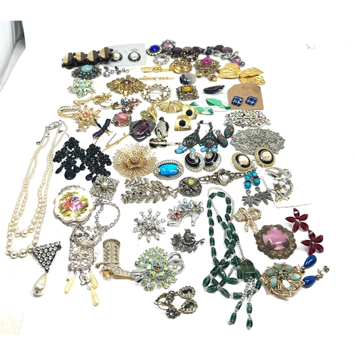 1302 - selection of vintage costume jewellery weight 860g