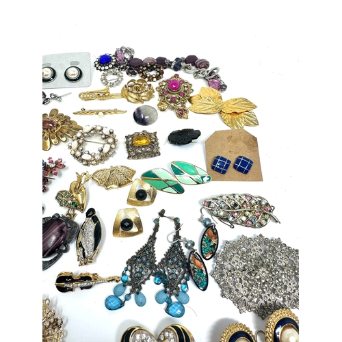 1302 - selection of vintage costume jewellery weight 860g