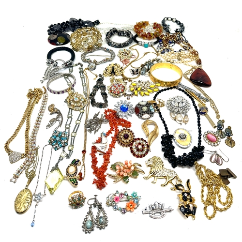 1305 - selection of costume jewellery weight