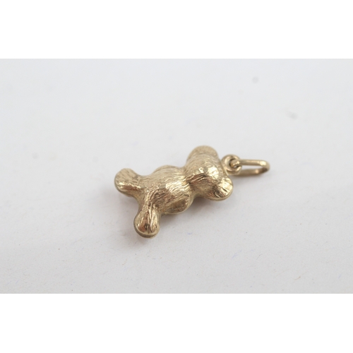 126 - 9ct gold teddy bear charm (0.5g)