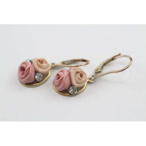 133 - 9ct gold floral clay & rhinestone drop earrings (2.2g)