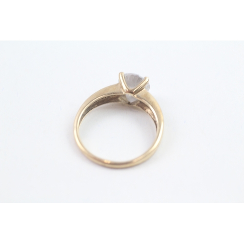 159 - 9ct gold cubic zirconia dress ring (3g)