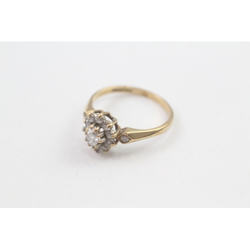 189 - 9ct gold cz set oval cluster ring (1.8g)