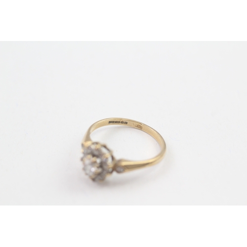 189 - 9ct gold cz set oval cluster ring (1.8g)