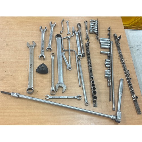 321 - Selection of snap on spanners and sockets