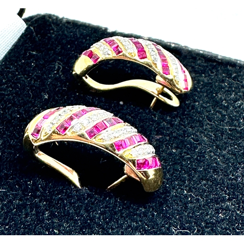 101 - Pair og 18ct gold diamond & ruby earrings measure approx 2.3cm drop weight approx 7.8g