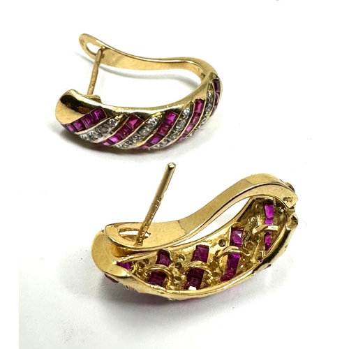 101 - Pair og 18ct gold diamond & ruby earrings measure approx 2.3cm drop weight approx 7.8g