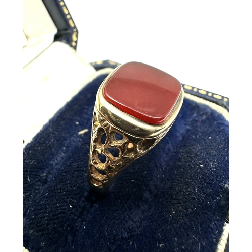 104 - Gents vintage 9ct gold & agate set signet ring weight 4.5g