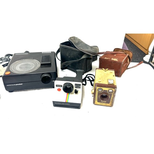 117 - Selection of vintage electrical items to include Agfacolor pocket projector, polaroid land camera 10... 