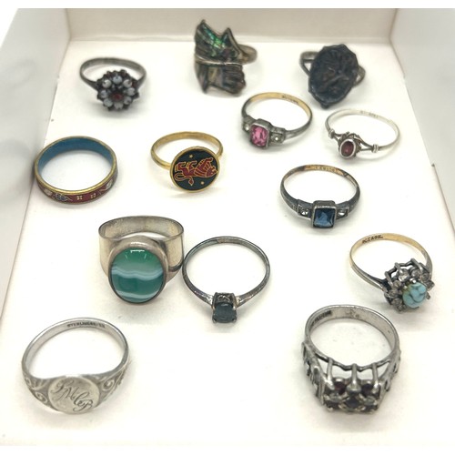 542 - Selection of vintage and later rings includes 9ct on silver etc